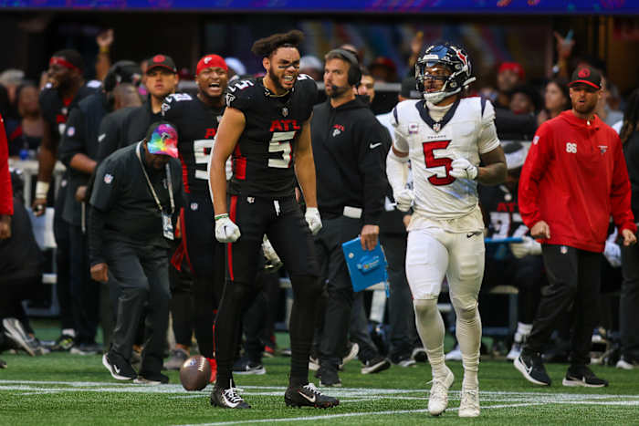 Atlanta Falcons wide receiver Drake London (5) reacts after a catch against the Houston Texans in the second half at Mercedes-Benz Stadium. 